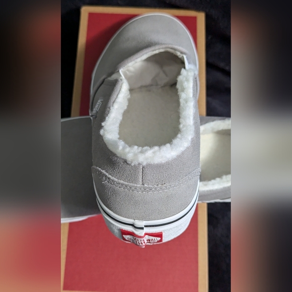 Vans Asher Faux Shearling Slip-On Suede Sneakers Women’s Size 5 Gray & White - Picture 3 of 16